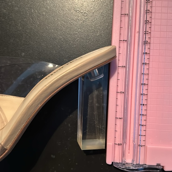 Cult Gaia pointy slide with pvc and acrylic block heels - Picture 6 of 6